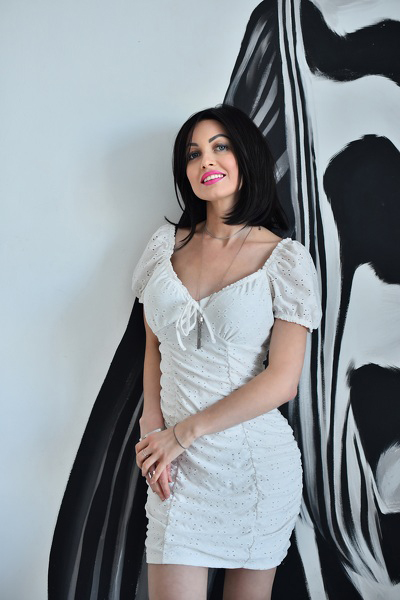 Captivating Beauty: Aleksandra, 43 y.o. from Kyiv, Ukraine — VeronikaLove