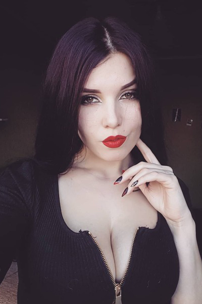 Captivating Beauty: Victoriia, 31 y.o. from Lodz, Poland — VeronikaLove