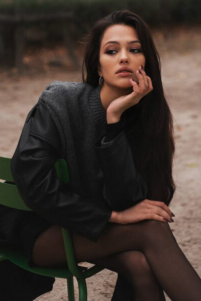 Dazzling Yuliia, 22 y.o. from London, United Kingdom with Brown hair — VeronikaLove