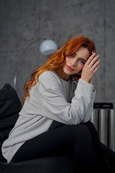 Elegant Enchantment: Kateryna, 26 y.o. from Mykolaiv, Ukraine — VeronikaLove