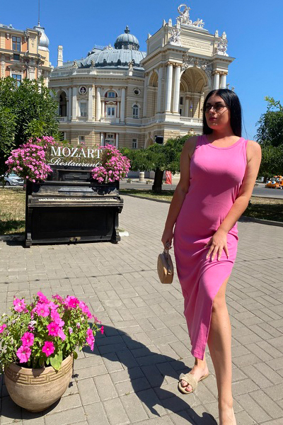 Graceful Charm: Alona, 33 y.o. from Dnipro, Ukraine — VeronikaLove