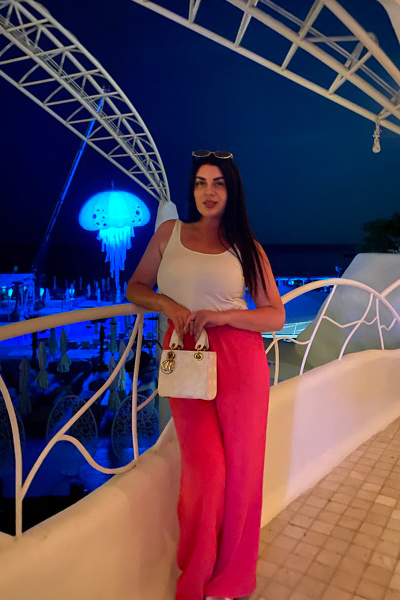Graceful Charm: Alona, 33 y.o. from Dnipro, Ukraine — VeronikaLove