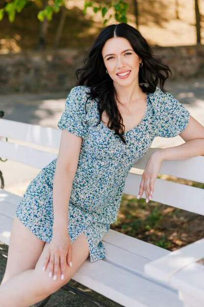 Dazzling Iryna, 42 y.o. from Mykolaiv, Ukraine with Brown hair — VeronikaLove