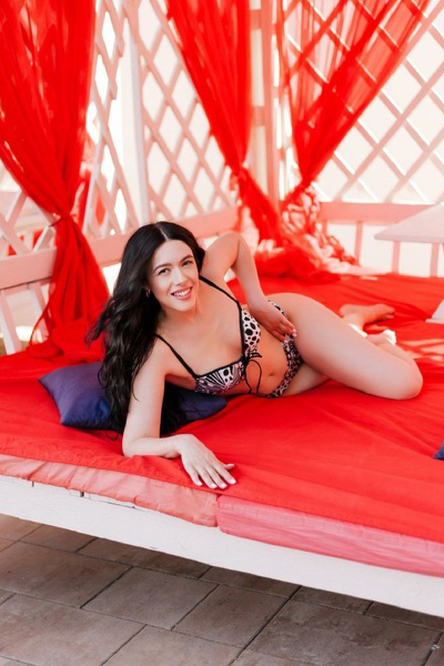 Dazzling Iryna, 42 y.o. from Mykolaiv, Ukraine with Brown hair — VeronikaLove