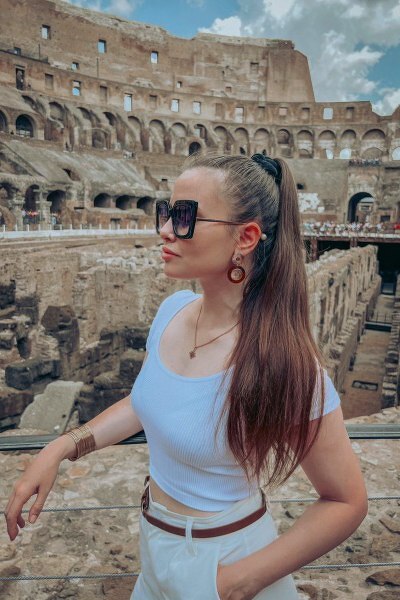 Elegant Yuliya, 33 y.o. from , Ukraine with Black hair — VeronikaLove