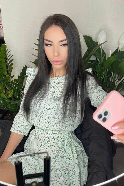 Whimsical Ana, 29 y.o. from Kryvyi Rih, Ukraine with Black hair — VeronikaLove