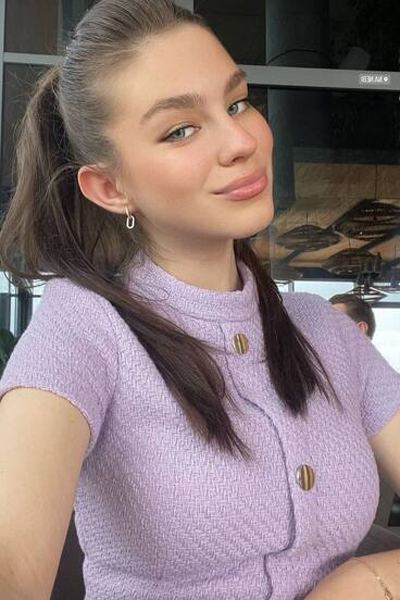 Magnetic Charm: Polina, 20 y.o. from Ternopil, Ukraine — VeronikaLove