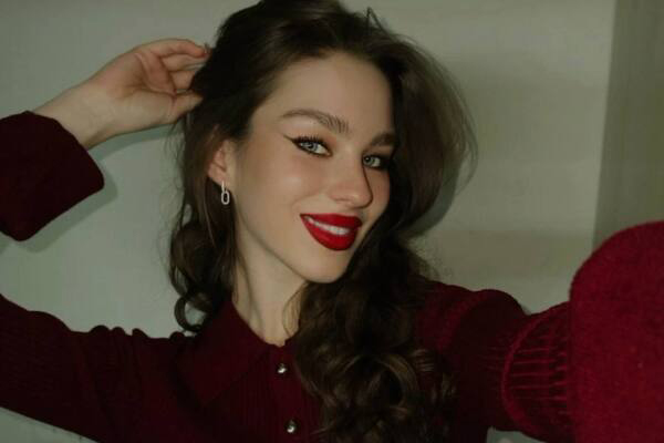 Magnetic Charm: Polina, 20 y.o. from Ternopil, Ukraine — VeronikaLove