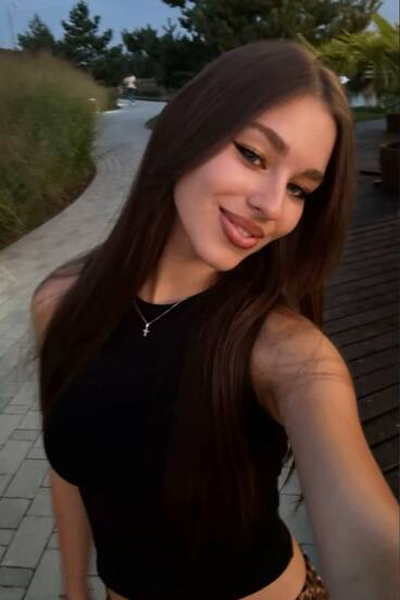 Magnetic Charm: Polina, 20 y.o. from Ternopil, Ukraine — VeronikaLove