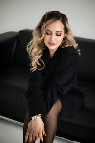 Graceful Allure: Ulyana, 32 y.o. from Rivne, Ukraine — VeronikaLove