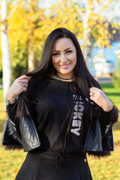 Charming Radiance: Marta, 42 y.o. from Dnipro, Ukraine — VeronikaLove