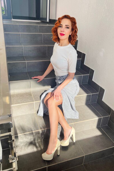 Radiant Beauty: Irina, 41 y.o. from Ivano-Frankivsk, Ukraine — VeronikaLove