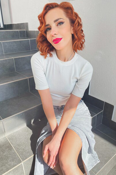 Radiant Beauty: Irina, 41 y.o. from Ivano-Frankivsk, Ukraine — VeronikaLove