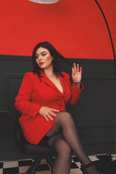 Charming Radiance: Yana, 35 y.o. from Mykolaiv, Ukraine — VeronikaLove
