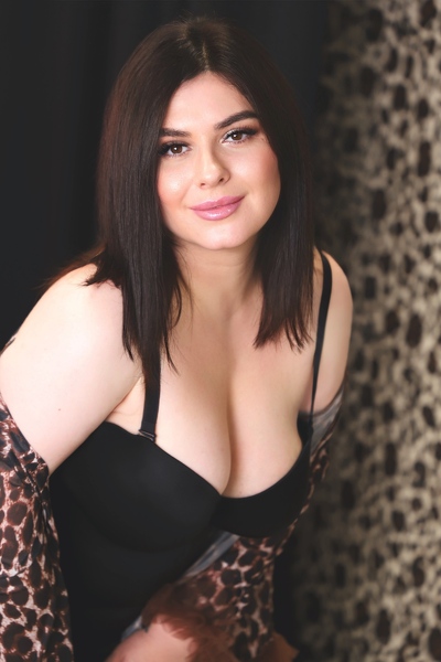 Charming Radiance: Yana, 35 y.o. from Mykolaiv, Ukraine — VeronikaLove