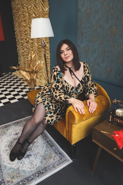 Charming Radiance: Yana, 35 y.o. from Mykolaiv, Ukraine — VeronikaLove