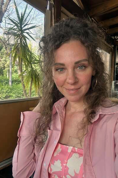 Magnetic Charm: Victoriia, 38 y.o. from Alicante, Spain — VeronikaLove