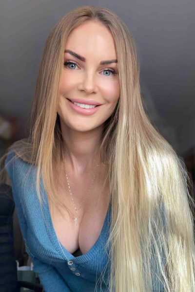 Divine Presence: Nataliia, 41 y.o. from Stavanger, Norway — VeronikaLove